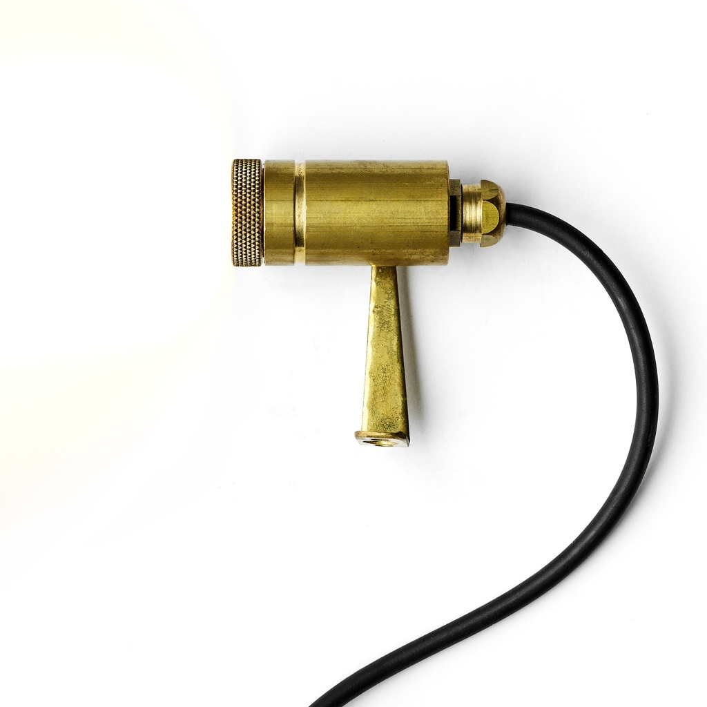Zapa Native Yoke, solid brass outdoor light