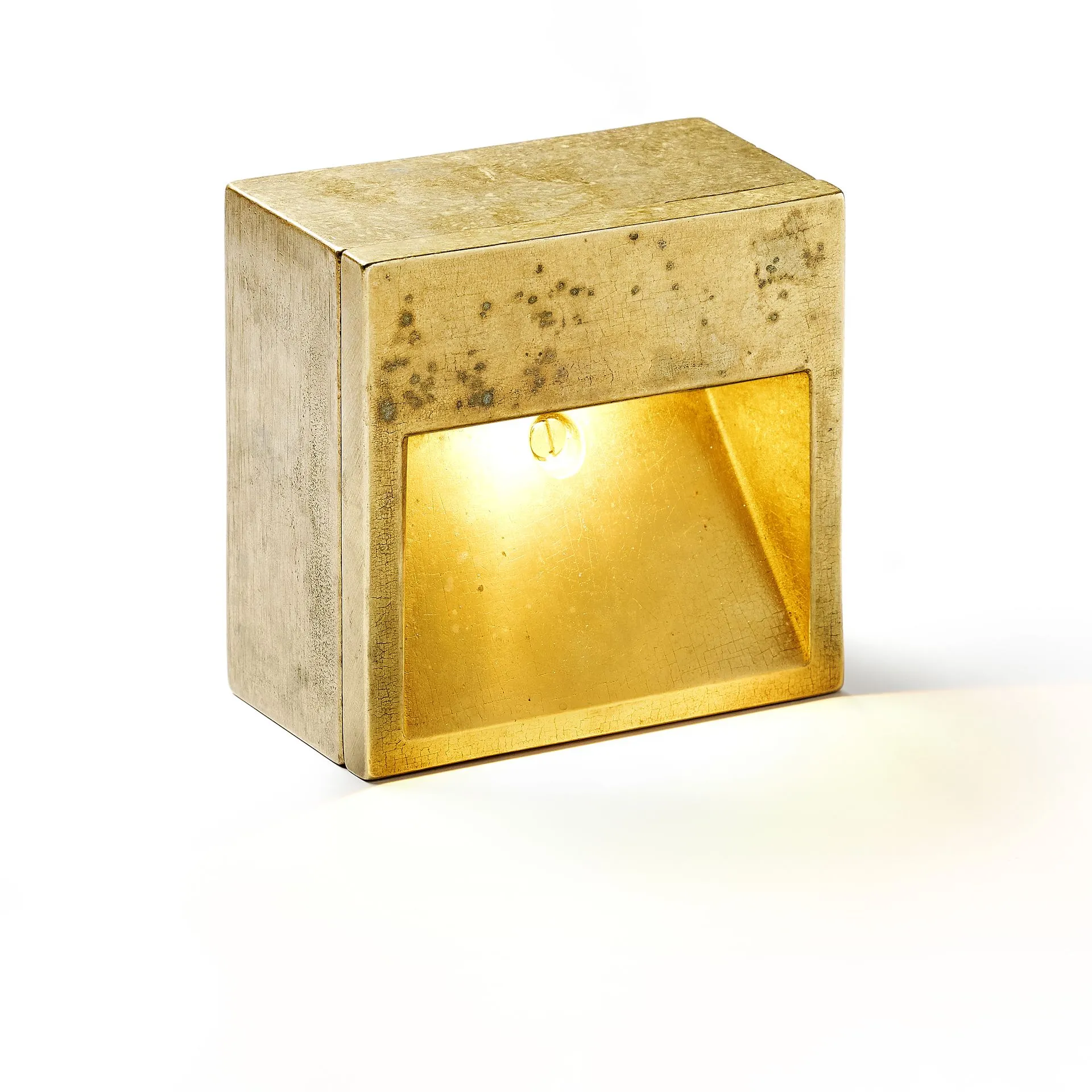 Cube Out, solid brass square wall light, photo 2