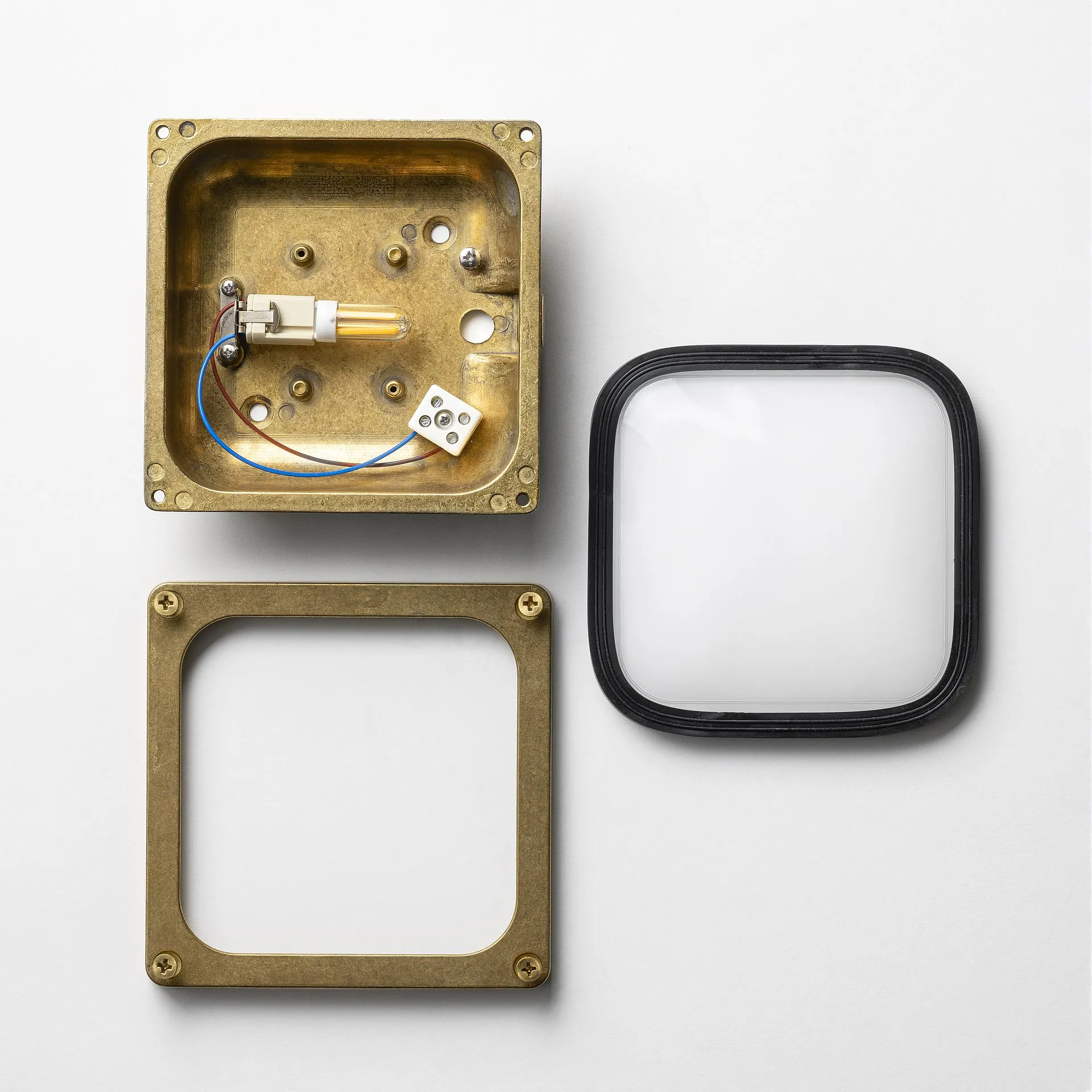 Wall Square 2, solid brass wall light with opal glass, photo 3